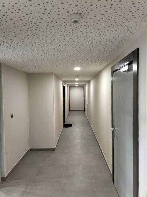 Appartement F2 De Haut Standing En Hypercentre Avec Jardin Prive A 270 M De La Gare De Mantes ! المظهر الخارجي الصورة