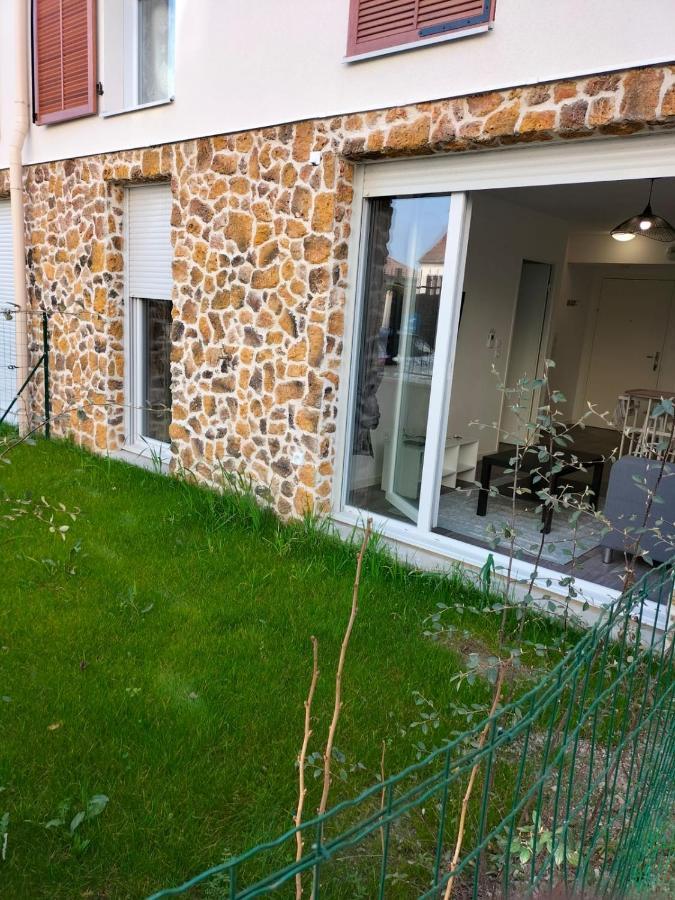 Appartement F2 De Haut Standing En Hypercentre Avec Jardin Prive A 270 M De La Gare De Mantes ! المظهر الخارجي الصورة